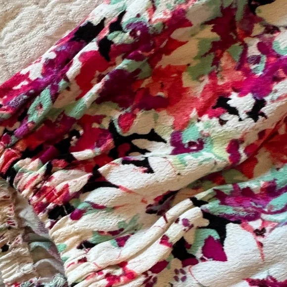 Astr Multicolor Floral Blouse - Picture 7 of 9